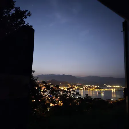 Ajaccio, Sous Les Etoiles, Cabanon A Toit Ouvrant, Vue Et Montagne